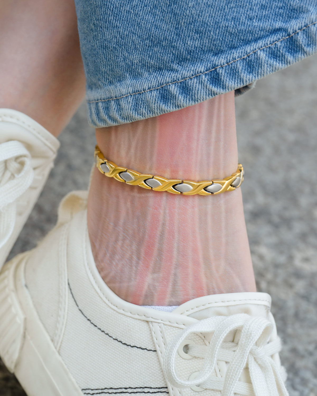 Titanium Magnetic Therapy Anklet — Gold & Silver